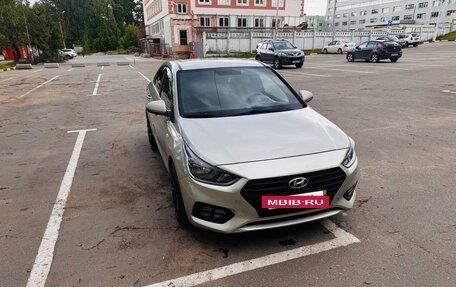 Hyundai Solaris II рестайлинг, 2018 год, 850 000 рублей, 3 фотография