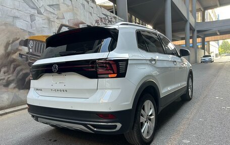 Volkswagen T-Cross I, 2023 год, 1 850 000 рублей, 4 фотография