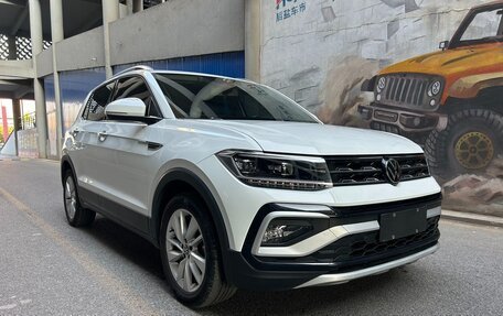 Volkswagen T-Cross I, 2023 год, 1 850 000 рублей, 3 фотография