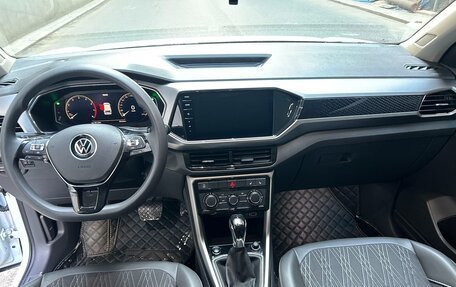 Volkswagen T-Cross I, 2023 год, 1 850 000 рублей, 17 фотография