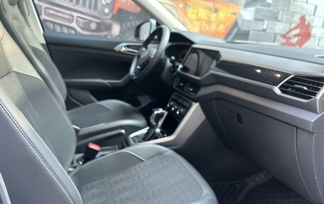 Volkswagen T-Cross I, 2023 год, 1 850 000 рублей, 19 фотография