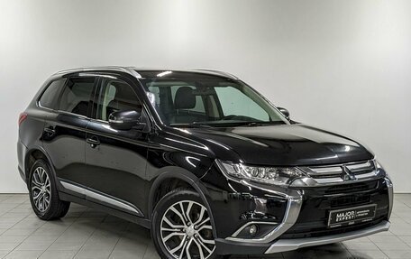 Mitsubishi Outlander III рестайлинг 3, 2017 год, 1 640 000 рублей, 3 фотография