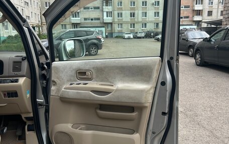 Nissan Serena II, 2002 год, 780 000 рублей, 13 фотография
