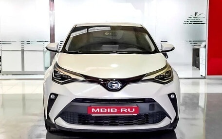 Toyota C-HR I рестайлинг, 2023 год, 3 000 000 рублей, 2 фотография