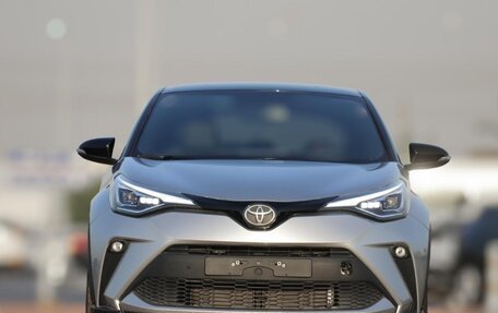 Toyota C-HR I рестайлинг, 2023 год, 2 900 000 рублей, 2 фотография