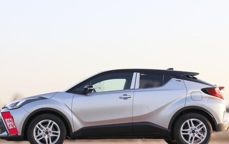 Toyota C-HR I рестайлинг, 2023 год, 2 900 000 рублей, 3 фотография