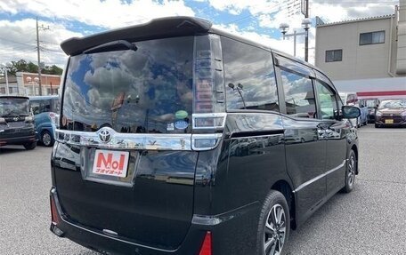 Toyota Voxy III, 2020 год, 1 890 001 рублей, 7 фотография
