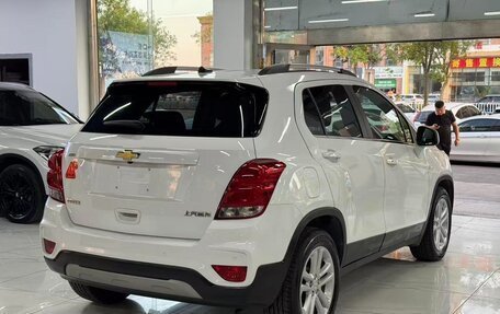 Chevrolet Tracker III, 2018 год, 950 000 рублей, 4 фотография