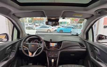 Chevrolet Tracker III, 2018 год, 950 000 рублей, 8 фотография