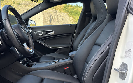 Mercedes-Benz CLA, 2019 год, 1 760 000 рублей, 12 фотография