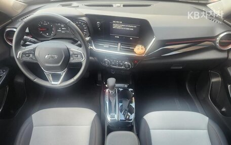 Chevrolet Trax, 2023 год, 1 370 500 рублей, 9 фотография