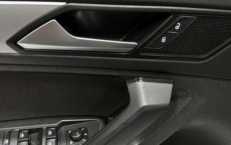 Volkswagen Tiguan II, 2020 год, 2 497 000 рублей, 17 фотография