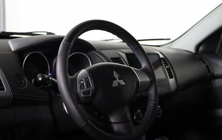 Mitsubishi Outlander III рестайлинг 3, 2010 год, 979 990 рублей, 9 фотография