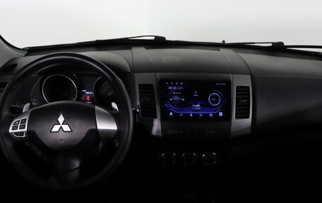 Mitsubishi Outlander III рестайлинг 3, 2010 год, 979 990 рублей, 13 фотография