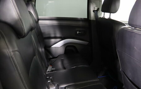 Mitsubishi Outlander III рестайлинг 3, 2010 год, 979 990 рублей, 21 фотография