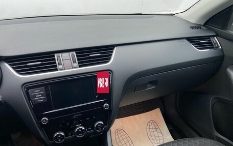 Skoda Octavia, 2017 год, 1 700 000 рублей, 19 фотография