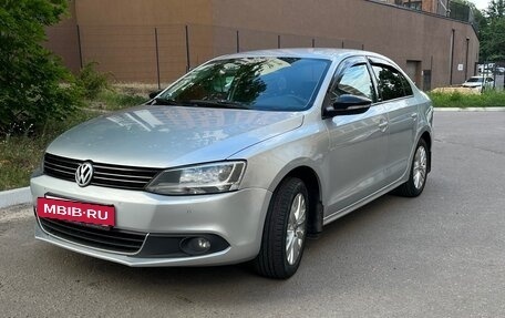 Volkswagen Jetta VI, 2014 год, 1 055 500 рублей, 4 фотография
