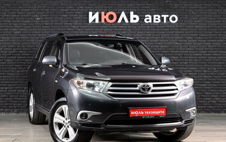 Toyota Highlander III, 2011 год, 2 150 000 рублей, 3 фотография