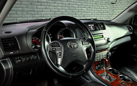 Toyota Highlander III, 2011 год, 2 150 000 рублей, 11 фотография