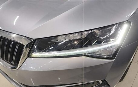 Skoda Superb III рестайлинг, 2022 год, 2 300 000 рублей, 7 фотография