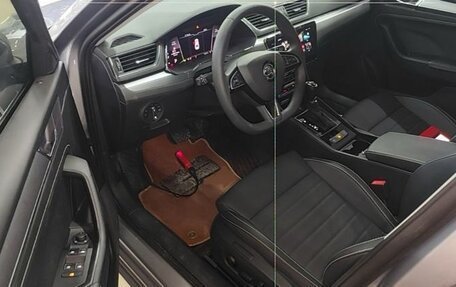 Skoda Superb III рестайлинг, 2022 год, 2 300 000 рублей, 17 фотография