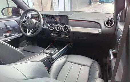 Mercedes-Benz GLB, 2022 год, 1 999 999 рублей, 16 фотография