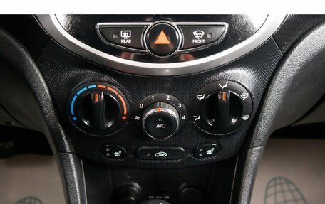 Hyundai Solaris II рестайлинг, 2011 год, 729 000 рублей, 18 фотография