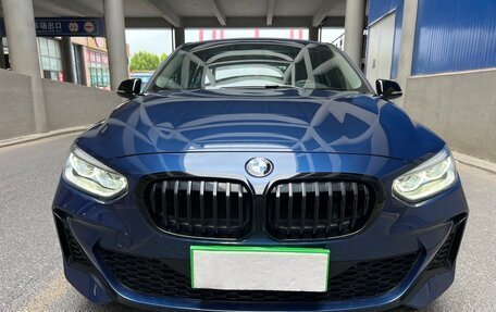 BMW 1 серия, 2022 год, 2 000 000 рублей, 2 фотография