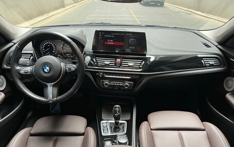 BMW 1 серия, 2022 год, 2 000 000 рублей, 10 фотография