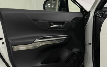 Toyota Harrier, 2022 год, 4 650 000 рублей, 16 фотография