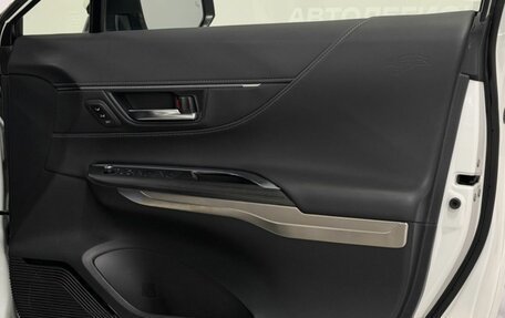 Toyota Harrier, 2022 год, 4 650 000 рублей, 19 фотография