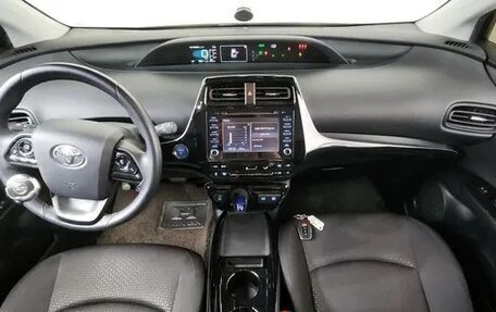 Toyota Prius IV XW50, 2023 год, 1 700 000 рублей, 7 фотография