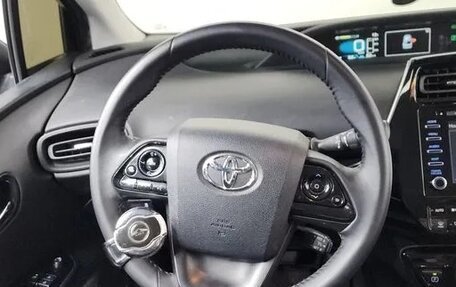 Toyota Prius IV XW50, 2023 год, 1 700 000 рублей, 12 фотография