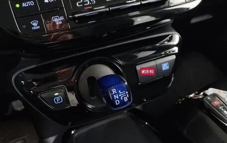 Toyota Prius IV XW50, 2023 год, 1 700 000 рублей, 8 фотография