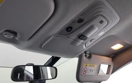 Toyota Prius IV XW50, 2023 год, 1 700 000 рублей, 17 фотография
