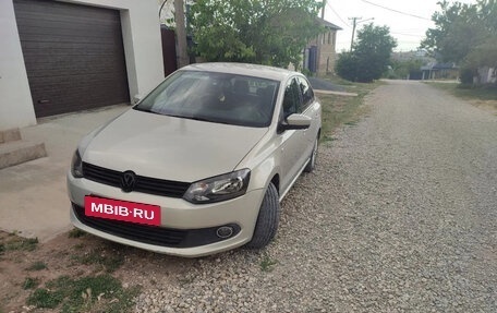 Volkswagen Polo VI (EU Market), 2011 год, 740 000 рублей, 2 фотография