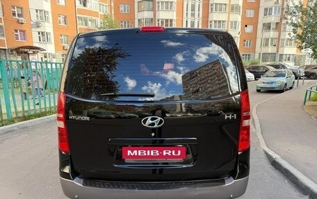 Hyundai H-1 II рестайлинг, 2012 год, 1 685 000 рублей, 8 фотография