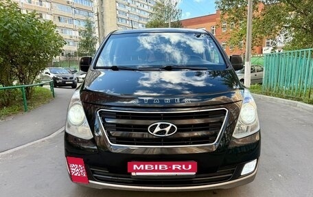Hyundai H-1 II рестайлинг, 2012 год, 1 685 000 рублей, 2 фотография