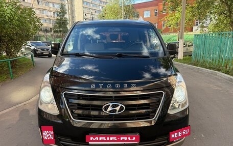 Hyundai H-1 II рестайлинг, 2012 год, 1 685 000 рублей, 4 фотография