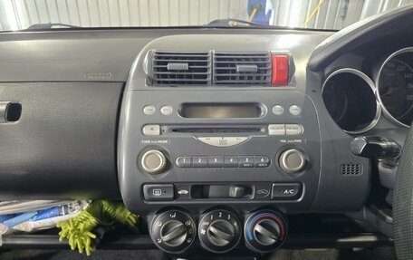 Honda Fit III, 2002 год, 330 000 рублей, 6 фотография