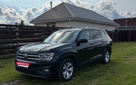 Volkswagen Teramont I, 2018 год, 2 250 000 рублей, 2 фотография