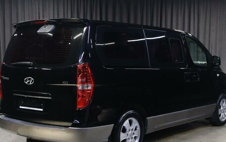 Hyundai Grand Starex Grand Starex I рестайлинг 2, 2013 год, 1 649 000 рублей, 2 фотография