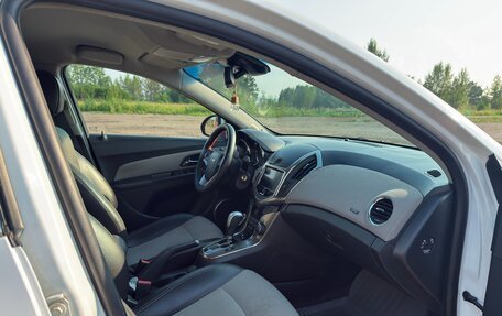 Chevrolet Cruze II, 2013 год, 1 111 000 рублей, 6 фотография