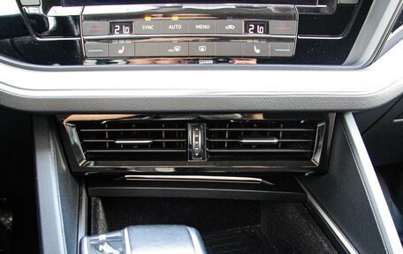 Volkswagen Touareg III, 2019 год, 3 949 000 рублей, 23 фотография