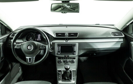 Volkswagen Passat B7, 2011 год, 749 585 рублей, 13 фотография