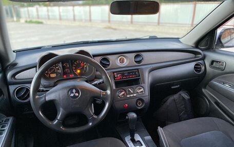 Mitsubishi Outlander III рестайлинг 3, 2004 год, 620 000 рублей, 11 фотография