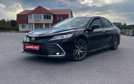 Toyota Camry, 2022 год, 2 400 000 рублей, 1 фотография