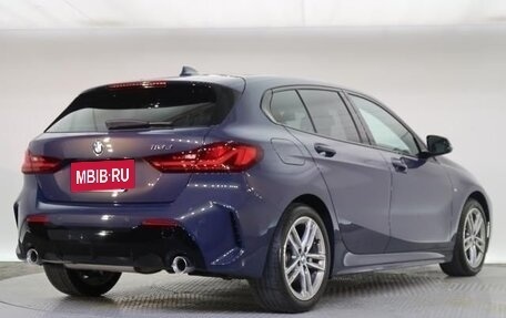 BMW 1 серия, 2022 год, 1 500 000 рублей, 5 фотография