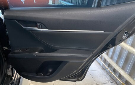 Toyota Camry, 2022 год, 2 400 000 рублей, 10 фотография