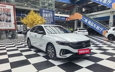 Volkswagen Lavida, 2023 год, 1 500 000 рублей, 3 фотография